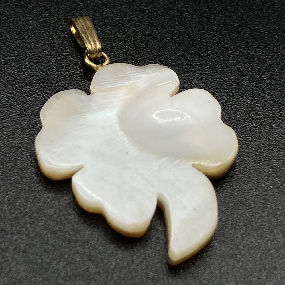 Vintage Shamrock Four Leaf Clover Pendant White Abalone Good Luck Lucky 1.5"